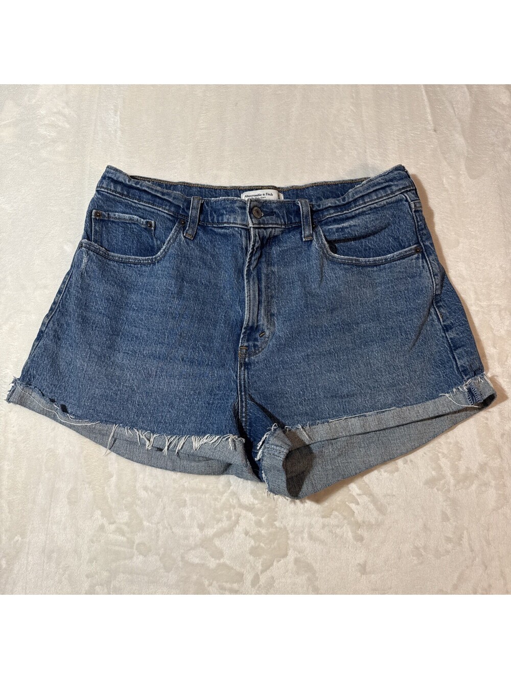 Abercrombie And Fitch The Mom Short High Rise Curve Love Size 32/14 Raw hem